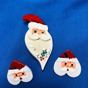 Santa 2” pin and earring .5” on wood hand painted and crafted (025)